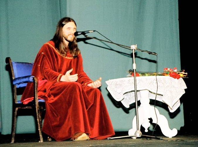 Wissarion bei einem Treffen in Abakan am 9.12.2001